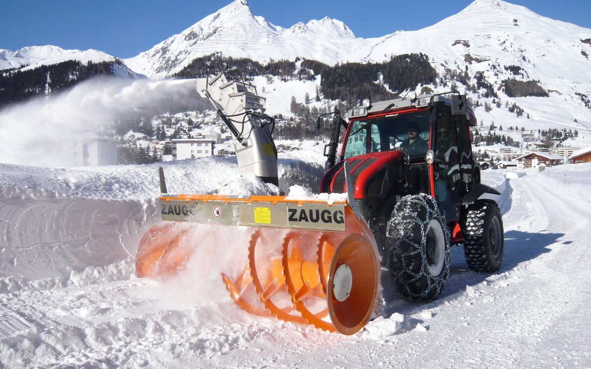 Opération de déneigement par Déneigement LEKA